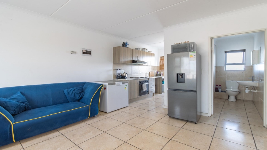 2 Bedroom Property for Sale in Cravenby Western Cape